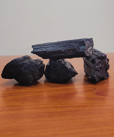 Black tourmaline stones